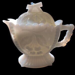 Vintage Westmoreland White Glass Lidded Sugar Bowl Cherries Grapes Vine Design